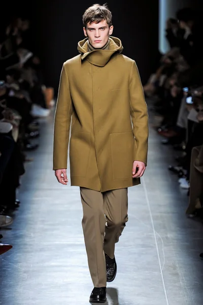 Look 10